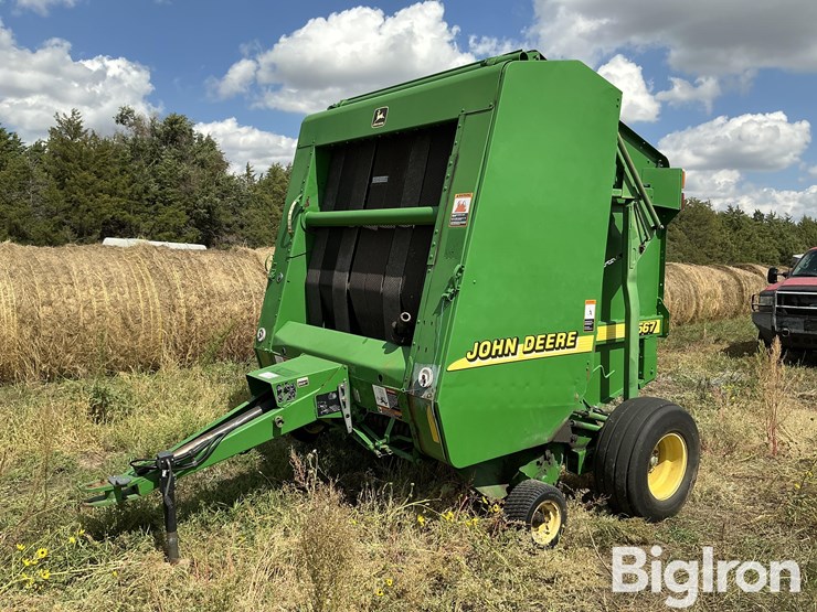 2001-john-deere-567-image-1