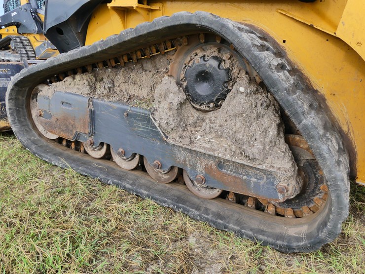2024-deere-317g-image-5