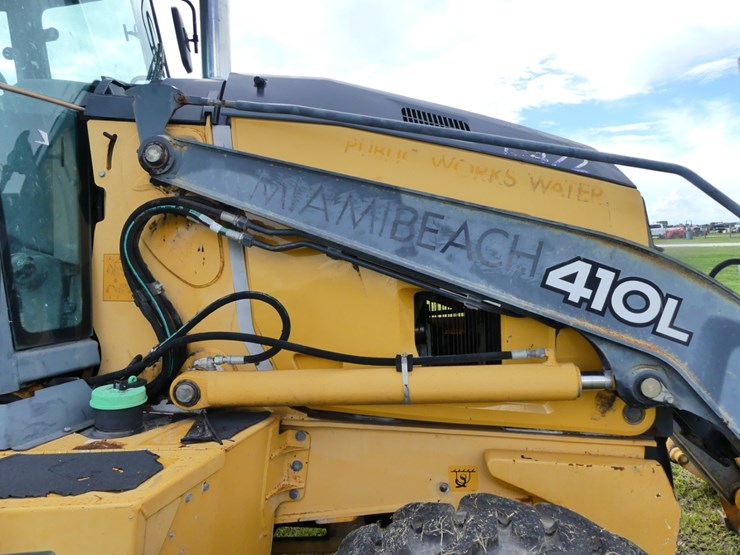 2015-deere-410l-image-21