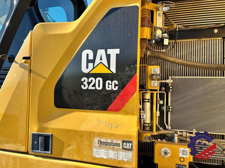2018-caterpillar-320-image-65