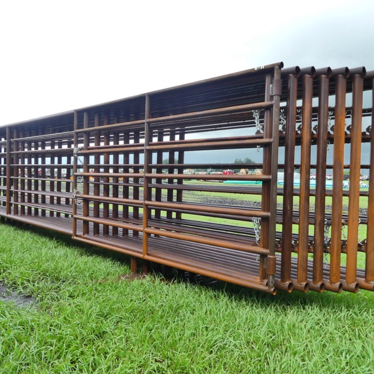 (10) 24' Free Standing Panels