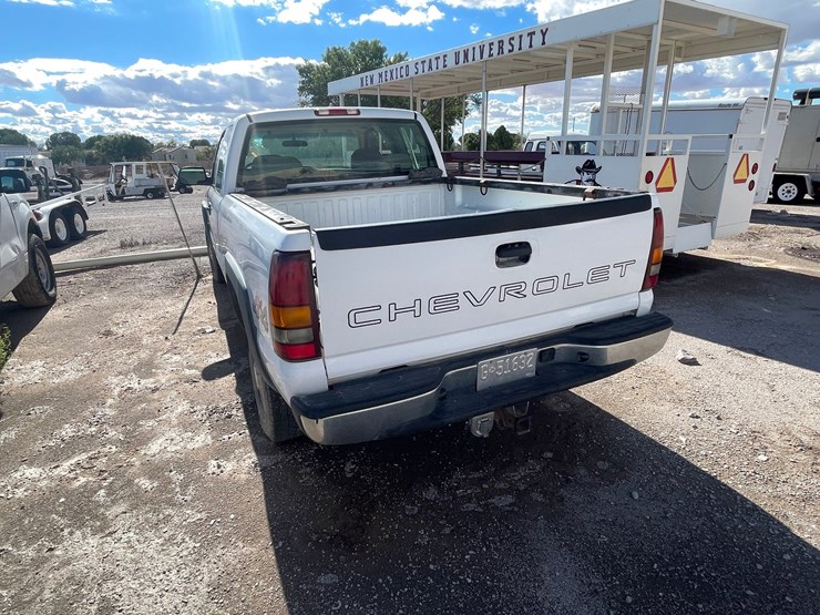 2002-chevrolet-silverado-2500-image-5