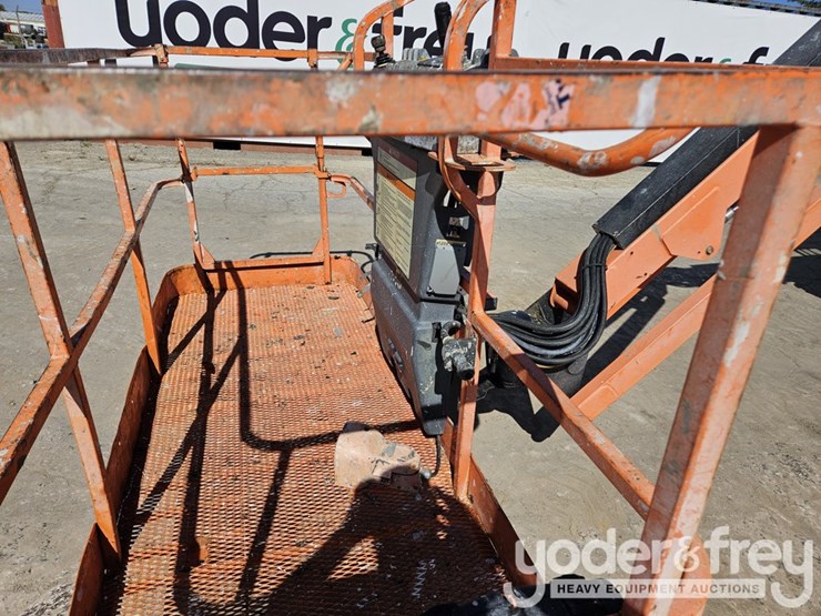 2015-jlg-600aj-image-27