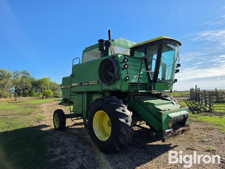 1983-john-deere-6620-image-3