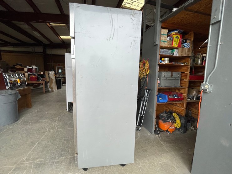 #4672-•-beverage-air-commercial-fridge-image-4