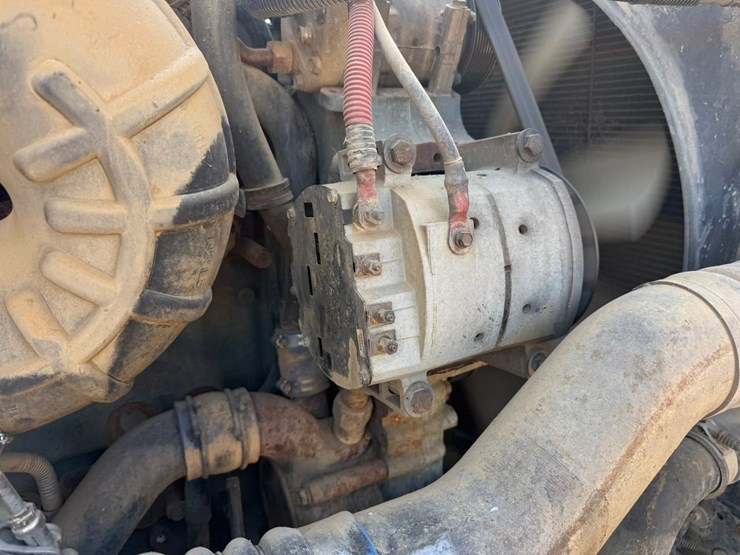 2003-freightliner-fld120-image-59