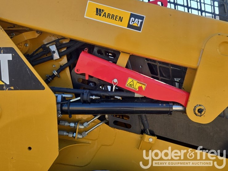 2018-caterpillar-226d-image-25