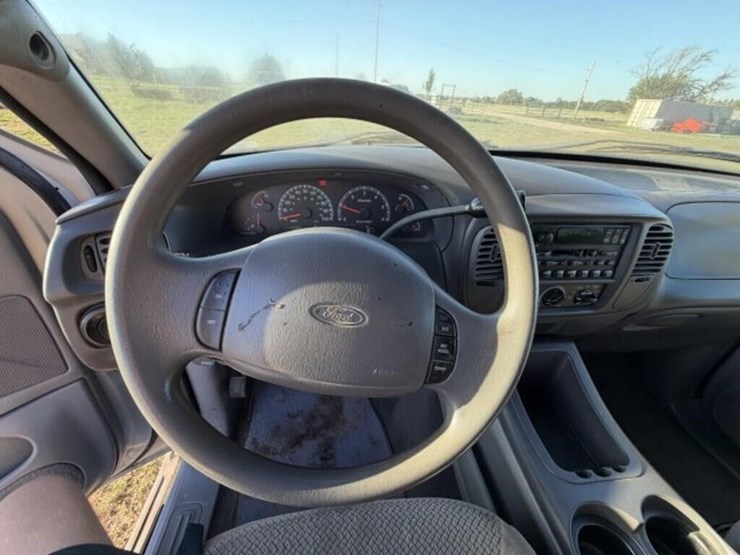 2001-ford-expedition-xlt-image-11
