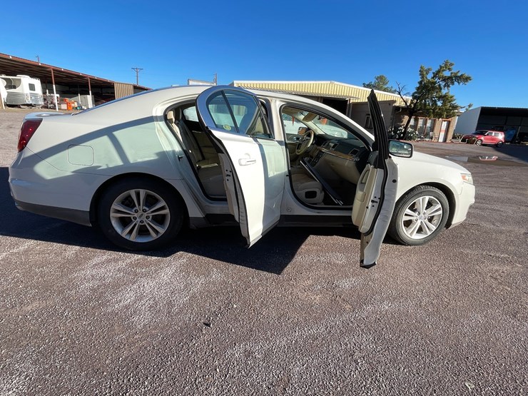 #2759-•-2010-lincoln-mks-(has-nm-title)-image-72