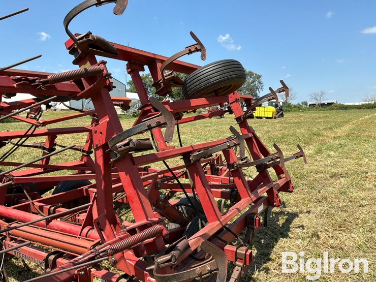 case-ih-4800-image-16