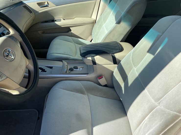 #2762-•-2005-toyota-avalon-(title-in-delay)-image-39