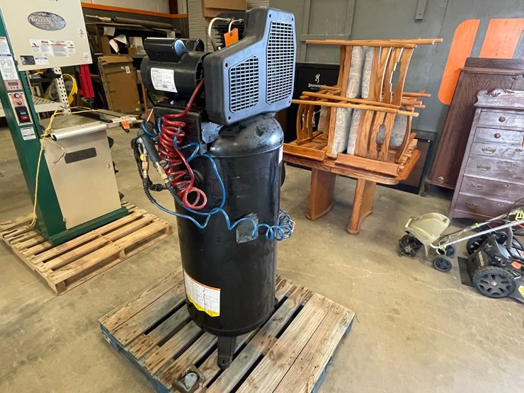 #4646-•-60-gallon-vertical-air-compressor-image-2