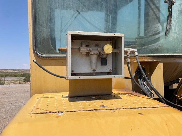 2003-caterpillar-613c-image-41