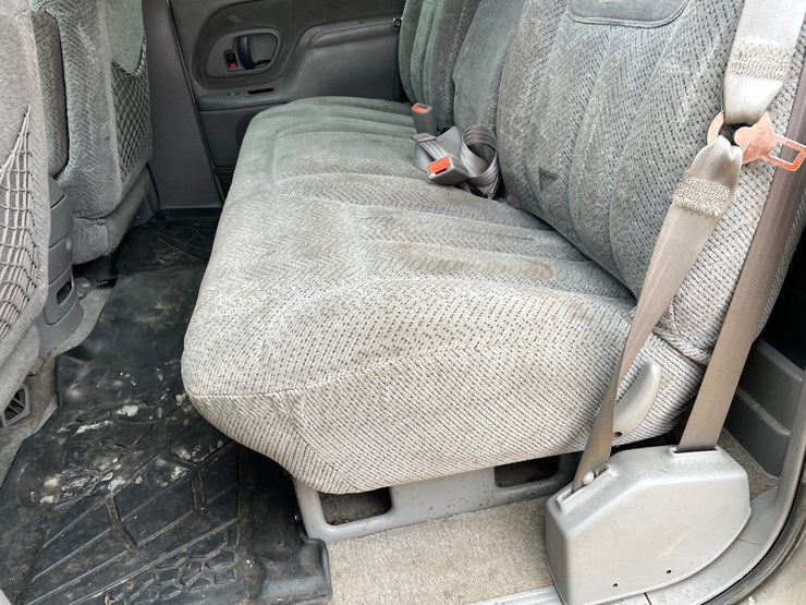 2000-chevrolet-silverado-3500-image-66