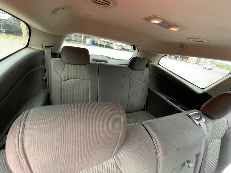 #2768-•-2001-toyota-camry-(title-in-delay)-image-210