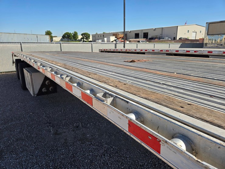 2013-great-dane-flatbed-image-12
