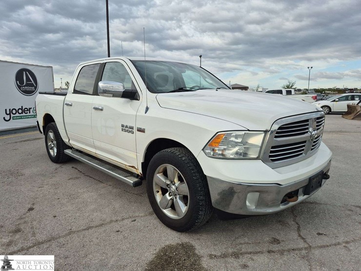 2014-dodge-1500-image-3