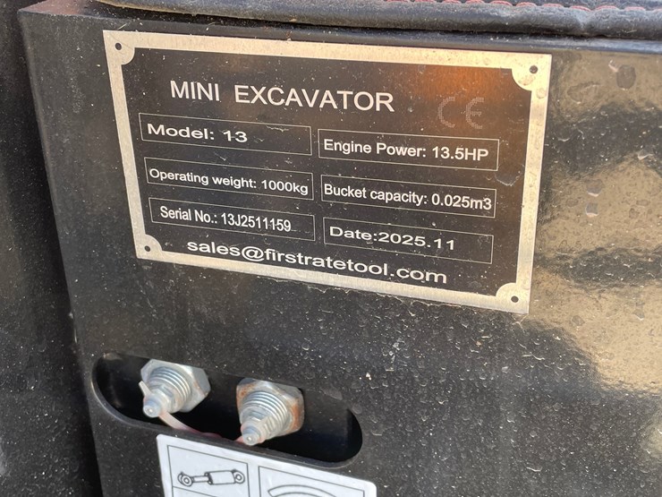 #3062-•-mini-excavator-image-30