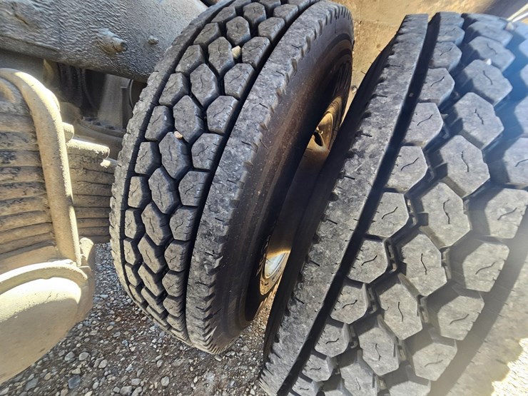2007-mack-cl713-image-89