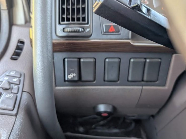 2018-volvo-10-image-28