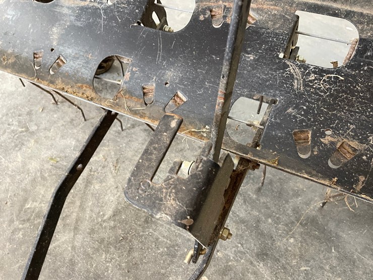 #3003-•-brinly-hardy-company-yard-dethatcher-image-12