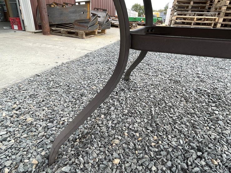 #3055-•-patio-table-and-chairs-image-12