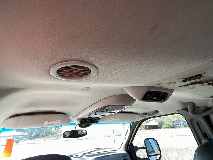 2003-ford-excursion-image-27
