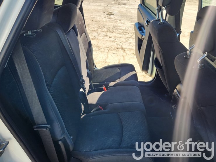2012-dodge-journey-image-38