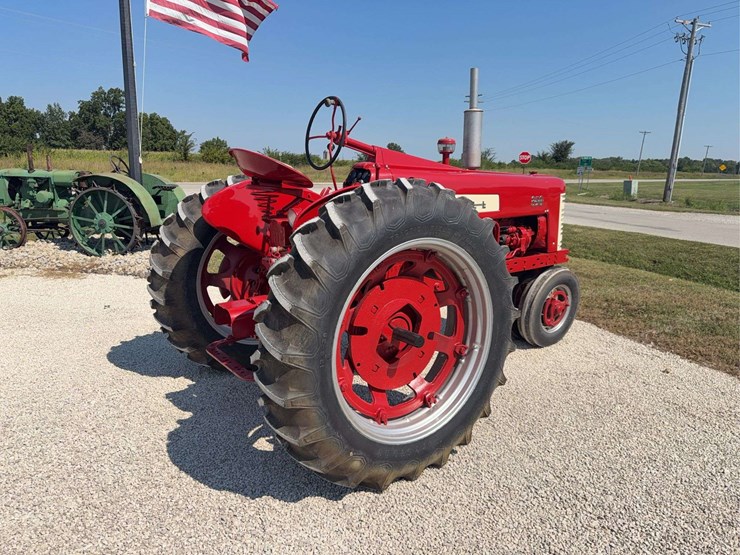 farmall-350-image-3