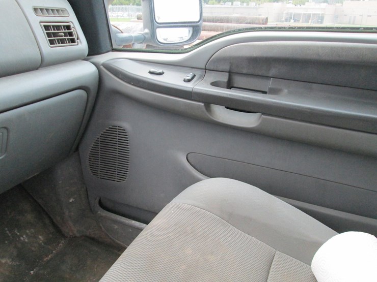 2004-ford-f350-image-29