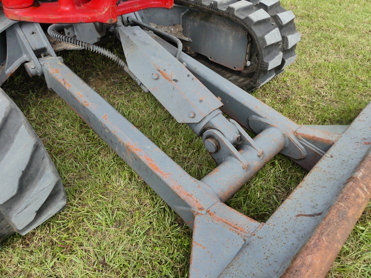 takeuchi-tb240-image-9