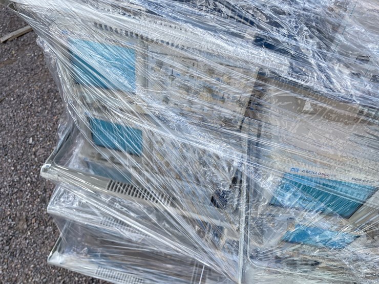 #4667-•-pallet-of-electronic-equipment-image-13