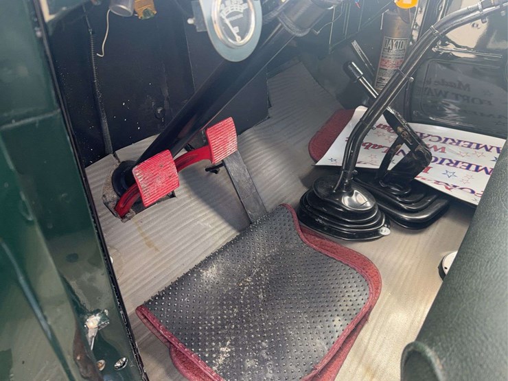 exceptional-international-kb-7-truck-with-fifth-wheel-hitch-image-84