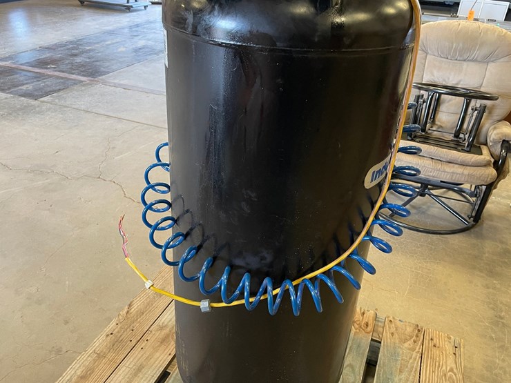 #4646-•-60-gallon-vertical-air-compressor-image-29