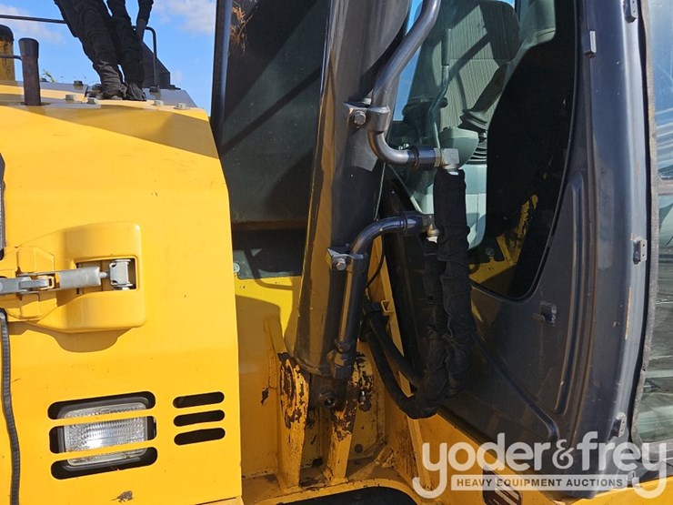 2017-deere-75g-image-17