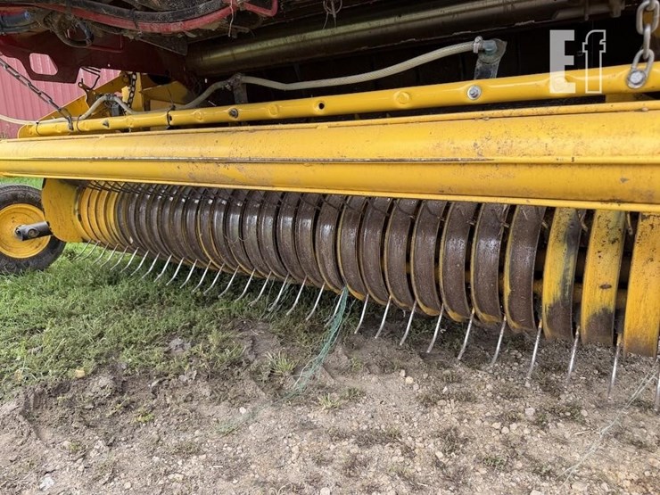 2015-new-holland-roll-belt-560-image-8