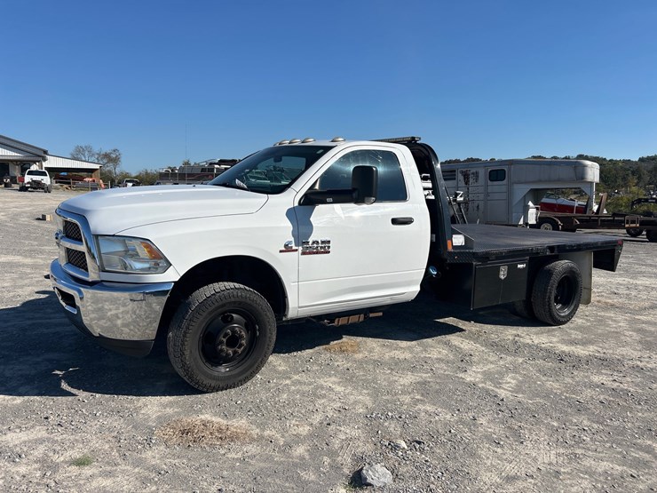 2018-dodge-3500-image-1