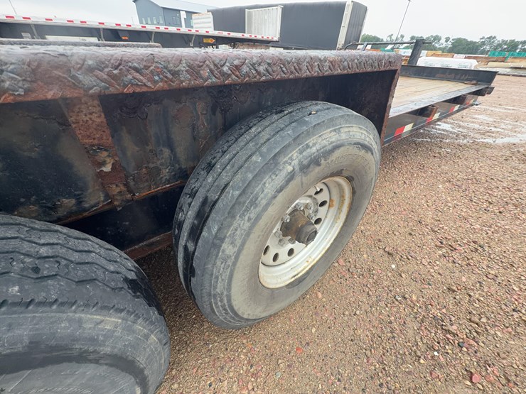 2020-dct-equipment-trailer-image-14