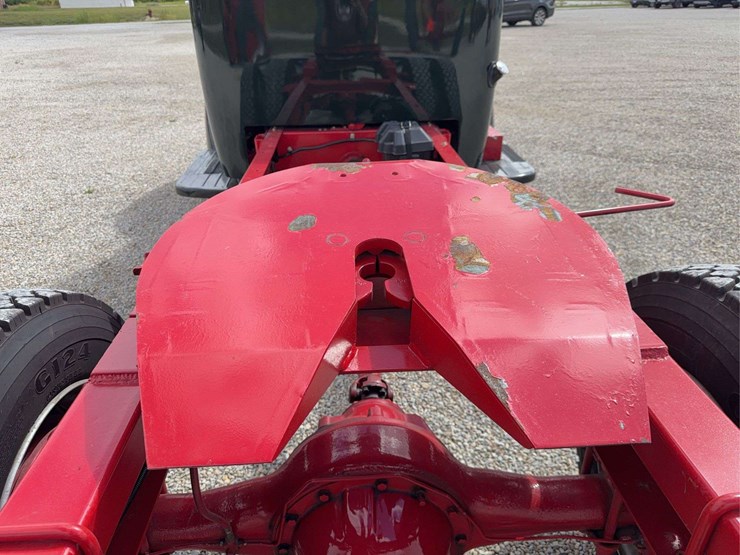 exceptional-international-kb-7-truck-with-fifth-wheel-hitch-image-33
