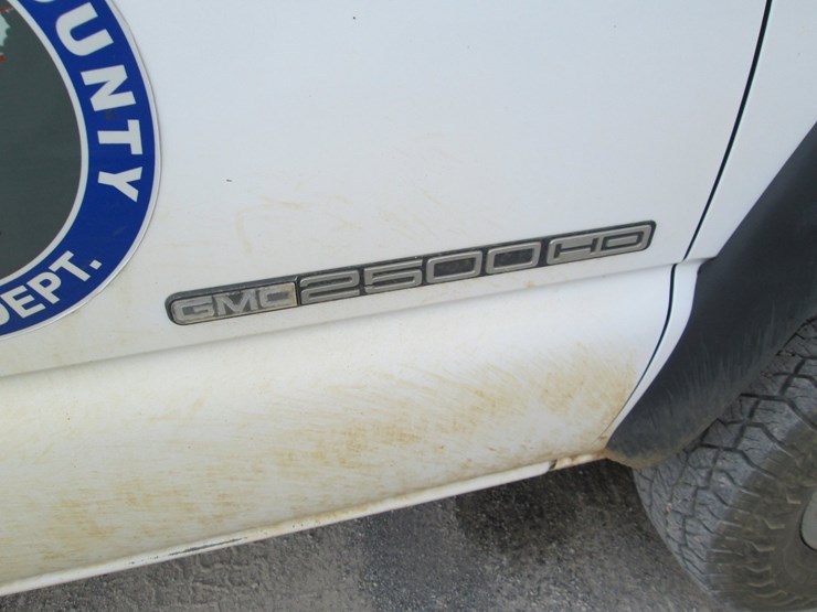 2005-gmc-2500hd-image-12