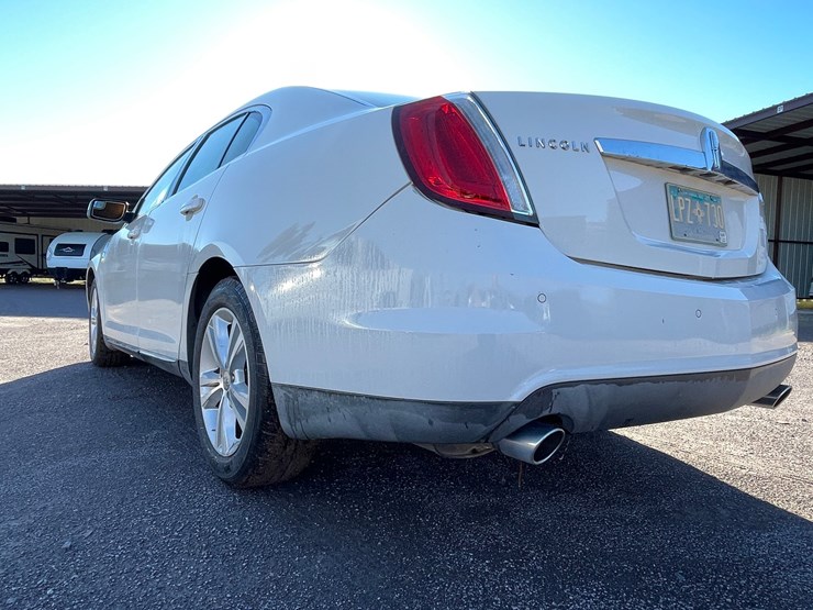 #2759-•-2010-lincoln-mks-(has-nm-title)-image-12