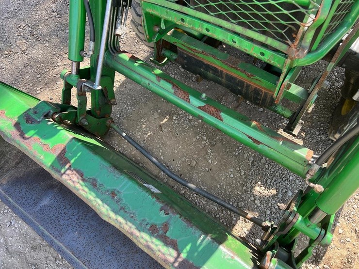 john-deere-3120-image-11