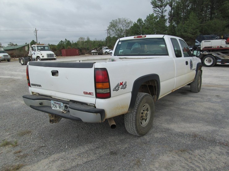 2005-gmc-2500hd-image-3