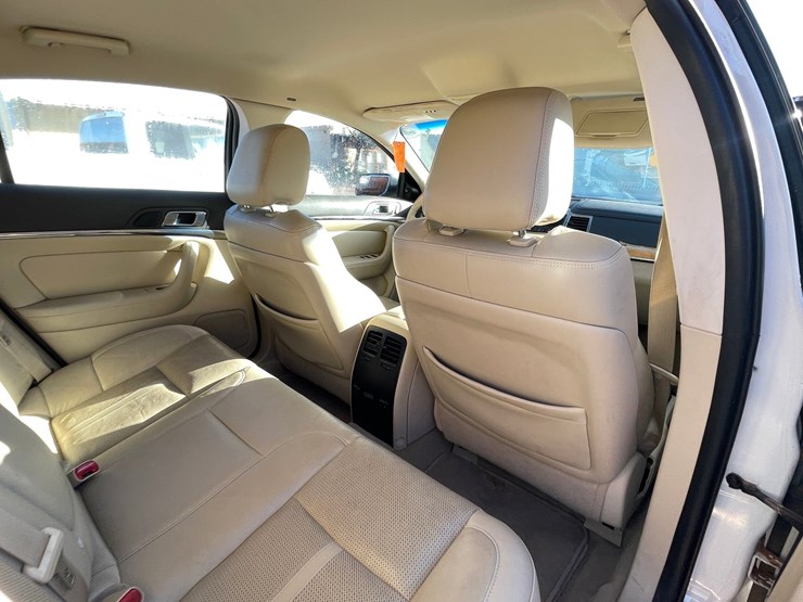 #2759-•-2010-lincoln-mks-(has-nm-title)-image-87