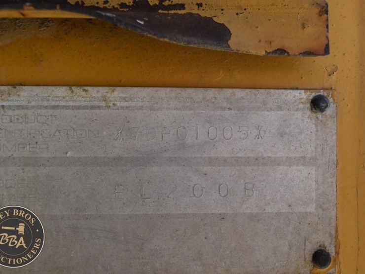 1990-caterpillar-el200b-image-33