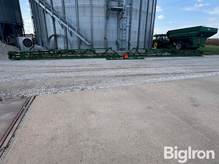 2020-john-deere-r4038-image-2