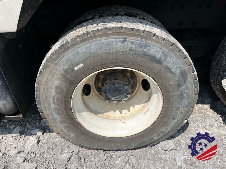 2009-international-sf637-t/a-hydrovac-truck-image-6