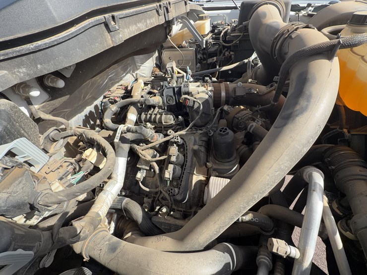 2024-ford-f150-xlt-image-18