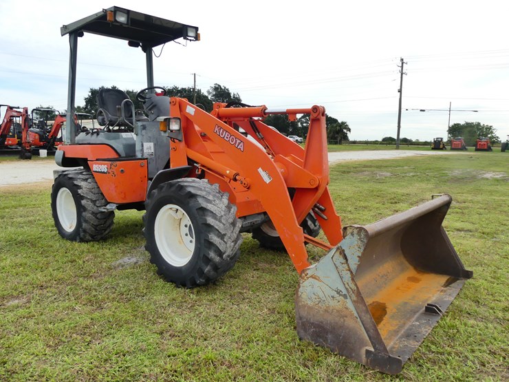 kubota-r520s-image-2