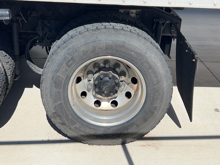 2018-peterbilt-579-image-49